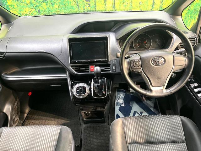 ヴォクシー ＺＳ　禁煙車　両側電動ドア　純正９インチナビ　バックカメラ　セーフティセンス　ドラレコ　スマートキー　ＬＥＤヘッド　ビルトインＥＴＣ　クルコン　純正１６インチアルミ　オートハイビーム　Ｂｌｕｅｔｏｏｔｈ（2枚目）