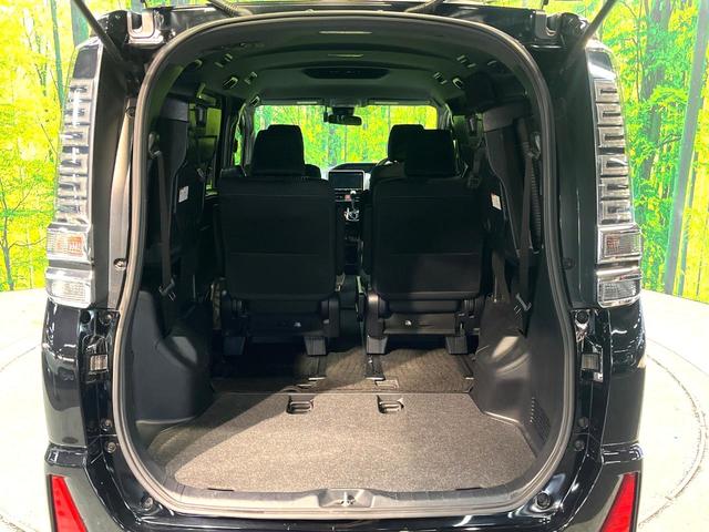 ヴォクシー ＺＳ　禁煙車　両側電動ドア　純正９インチナビ　バックカメラ　セーフティセンス　ドラレコ　スマートキー　ＬＥＤヘッド　ビルトインＥＴＣ　クルコン　純正１６インチアルミ　オートハイビーム　Ｂｌｕｅｔｏｏｔｈ（11枚目）