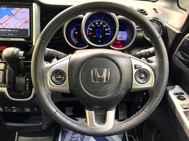 �y�X�e�A�����O�X�C�b�`�z�^�]���A�O������ڐ������炷���ƂȂ��A�I�[�f�B�I���̑��삪�\�ȕ֗��@�\�I���S�����K�ȃh���C�u�����o���Ă���܂���