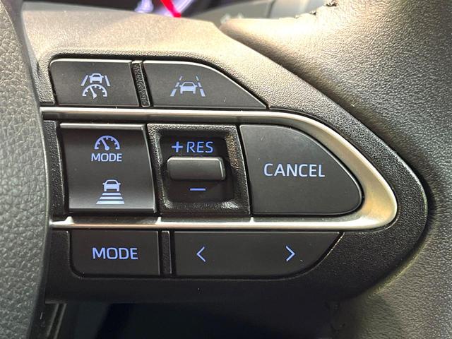 ノア Ｓ－Ｚ　禁煙車　両側電動ドア　後席モニター　純正１０．５型ディスプレイオーディオプラス　バックカメラ　衝突被害軽減システム　レーダークルーズ　ハーフレザーシート　コーナーセンサー　ＬＥＤヘッド　ＥＴＣ２．０（6枚目）