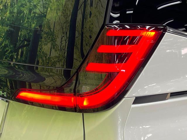 ノア Ｓ－Ｚ　禁煙車　両側電動ドア　後席モニター　純正１０．５型ディスプレイオーディオプラス　バックカメラ　衝突被害軽減システム　レーダークルーズ　ハーフレザーシート　コーナーセンサー　ＬＥＤヘッド　ＥＴＣ２．０（32枚目）