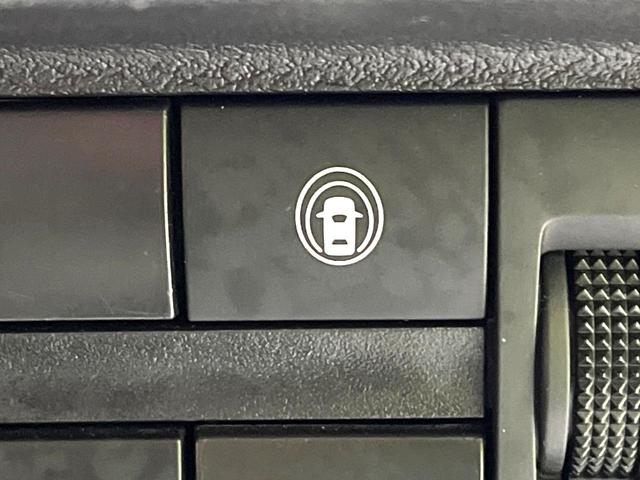 デイズ S 禁煙車 衝突軽減システム クリアランスソナー レーンアシスト アイドリングストップ プライバシーガラス 盗難防止装置 トラクションコントロール 電動ドアミラー オートライト ベンチシート CD再生(3枚目)