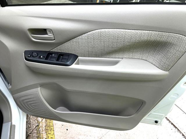 デイズ S 禁煙車 衝突軽減システム クリアランスソナー レーンアシスト アイドリングストップ プライバシーガラス 盗難防止装置 トラクションコントロール 電動ドアミラー オートライト ベンチシート CD再生(31枚目)