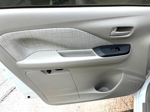 デイズ S 禁煙車 衝突軽減システム クリアランスソナー レーンアシスト アイドリングストップ プライバシーガラス 盗難防止装置 トラクションコントロール 電動ドアミラー オートライト ベンチシート CD再生(32枚目)