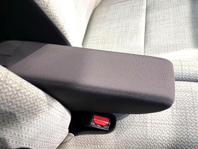 デイズ S 禁煙車 衝突軽減システム クリアランスソナー レーンアシスト アイドリングストップ プライバシーガラス 盗難防止装置 トラクションコントロール 電動ドアミラー オートライト ベンチシート CD再生(47枚目)