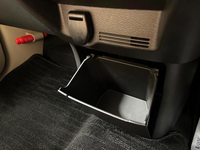 デイズ S 禁煙車 衝突軽減システム クリアランスソナー レーンアシスト アイドリングストップ プライバシーガラス 盗難防止装置 トラクションコントロール 電動ドアミラー オートライト ベンチシート CD再生(57枚目)