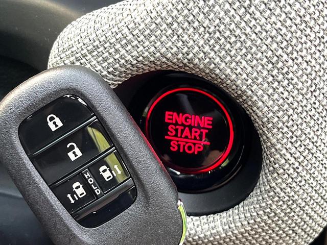 �y�g���������X�}�[�g�L�[�z�J�o����|�P�b�g�ɓ��ꂽ�܂܂ł��h�A�̎{���E�������\�ȃX�}�[�g�L�[�𑕔��B�G���W���̃I���E�I�t�����J�M�����o���K�v����������Ƃ��Ă��֗��ł���