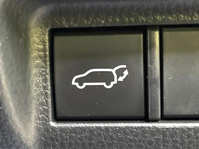 ハリアー Ｇ　禁煙車　モデリスタフルエアロ　ナビ付８型ディスプレイオーディオ　衝突軽減装置　レーダークルーズ　ＥＴＣ２．０　バックカメラ　ドラレコ　フルセグ　パワーバックドア　ブラインドスポットモニター　ＨＤＭＩ（8枚目）