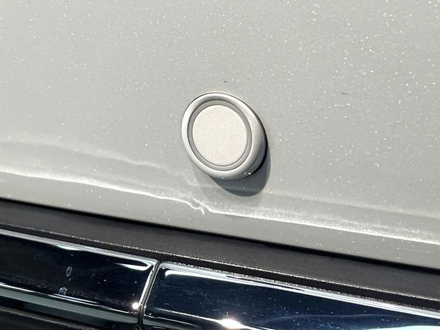 ハリアー Ｇ　禁煙車　モデリスタフルエアロ　ナビ付８型ディスプレイオーディオ　衝突軽減装置　レーダークルーズ　ＥＴＣ２．０　バックカメラ　ドラレコ　フルセグ　パワーバックドア　ブラインドスポットモニター　ＨＤＭＩ（39枚目）