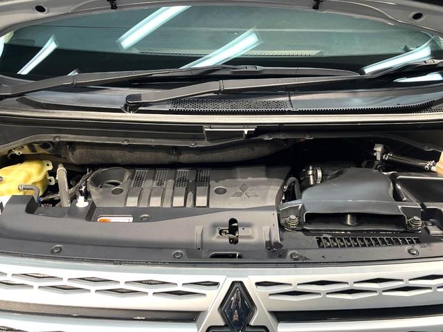 デリカD:5 P 禁煙車 4WD ディーゼル(軽油) 10インチナビ 両側電動ドア バックカメラ 100V電源 衝突被害軽減システム レーダークルーズ 電動リアゲート パワーシート LEDヘッド ETC(19枚目)