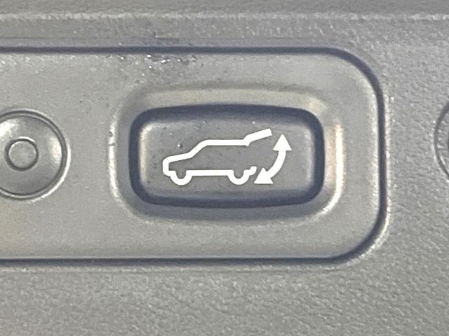 デリカD:5 P 禁煙車 4WD ディーゼル(軽油) 10インチナビ 両側電動ドア バックカメラ 100V電源 衝突被害軽減システム レーダークルーズ 電動リアゲート パワーシート LEDヘッド ETC(30枚目)