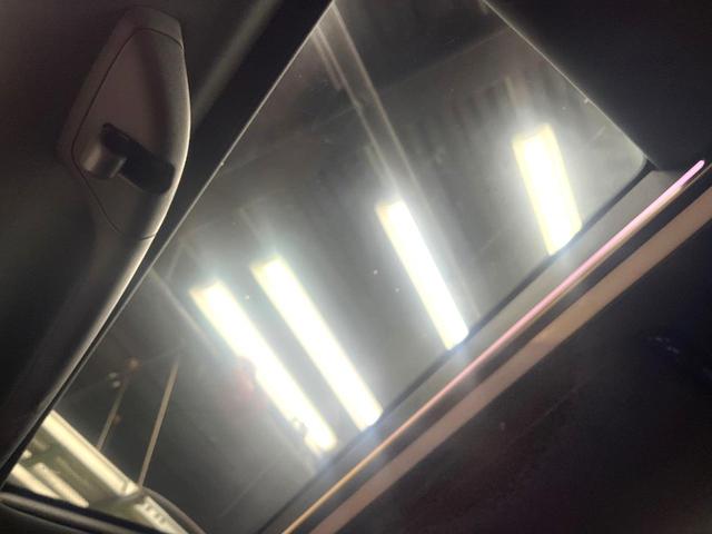 �y���E�Ɨ����[�����[�t�z�Q��ڍ��E�Ȃɂ��ꂼ��z�u���ꂽ�K���X���[�t�I�������ɍ��킹�ĕБ������V�F�[�h��߂邱�Ƃ��\�ł��I