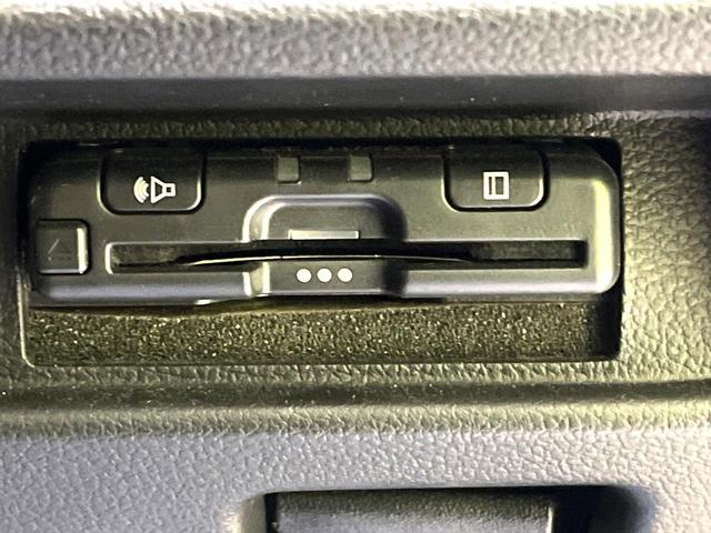 スペーシアカスタム ハイブリッドＸＳ　禁煙車　両側電動スライドドア　衝突軽減システム　レーダークルーズ　純正９インチナビ　全周囲カメラ　フルセグ　ＥＴＣ　ｂｌｕｅｔｏｏｔｈ再生　シートヒーター　ハーフレザーシート　ヘッドアップディスプレイ（24枚目）