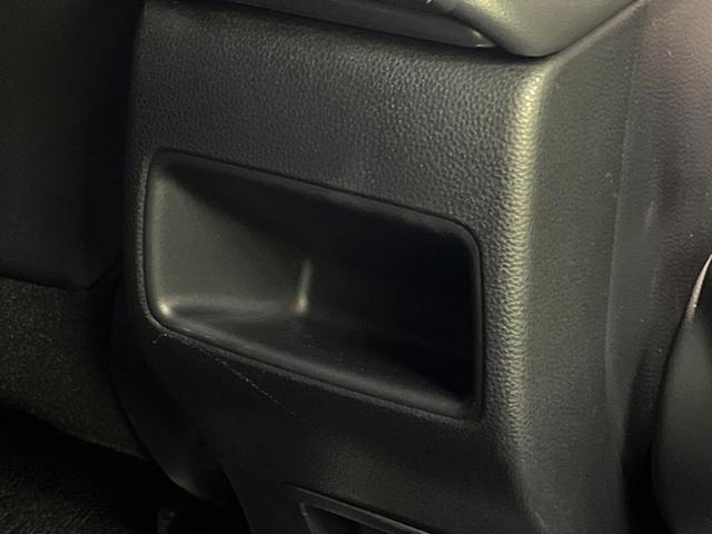 カローラ ハイブリッド　ダブルバイビー　純正１０．５インチナビ　バックカメラ　衝突軽減装置　レーダークルーズコントロール　禁煙車　ハーフレザーシート　コーナーセンサー　スマートキー　ブラインドスポットモニター　車線逸脱警報　ＥＴＣ（42枚目）