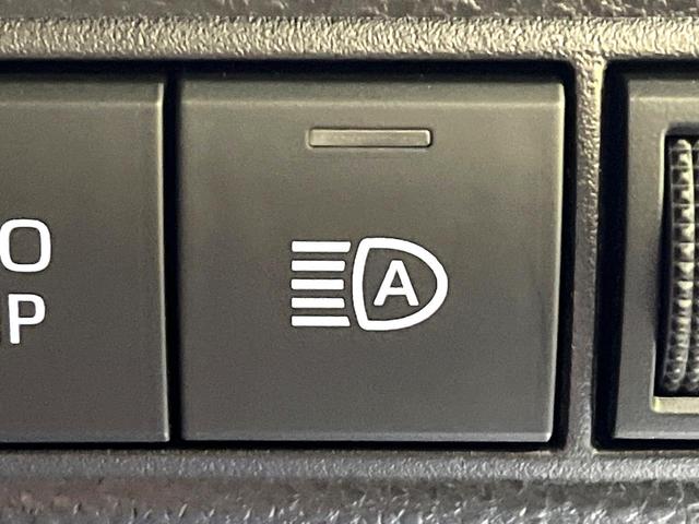 カローラ ハイブリッド　ダブルバイビー　純正１０．５インチナビ　バックカメラ　衝突軽減装置　レーダークルーズコントロール　禁煙車　ハーフレザーシート　コーナーセンサー　スマートキー　ブラインドスポットモニター　車線逸脱警報　ＥＴＣ（47枚目）