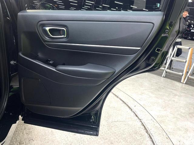 ヴェゼル e:HEV Z 純正8型ナビ バックカメラ 衝突軽減装置 レーダークルーズコントロール 禁煙車 パワーバックドア コーナーセンサー ブラインドスポットモニター LEDヘッドライト オートライト CD/DVD再生(70枚目)