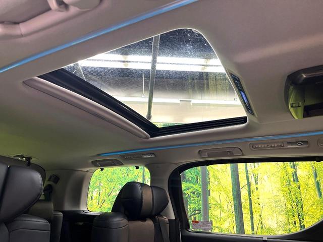 アルファード ２．５Ｓ　Ｃパッケージ　禁煙車　サンルーフ　両側電動ドア　純正ＳＤナビ　後席モニター　バックカメラ　衝突被害軽減システム　レーダークルーズ　電動リアゲート　前席シートエアコン　前後席パワーシート　ドラレコ　コーナーセンサー（3枚目）