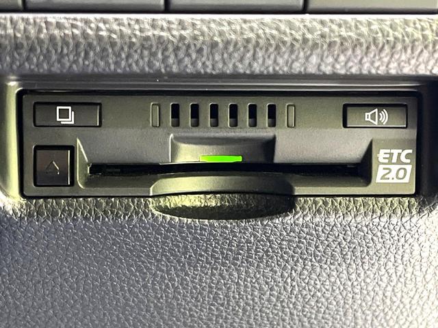 ＲＡＶ４ Ｇ　Ｚパッケージ　禁煙車　純正９型ナビ　衝突軽減装置　レーダークルーズ　ブラインドスポットモニター　合皮シート　デジタルミラー　シートヒーター　バックカメラ　パワーシート　ＥＴＣ２．０　パワーバックドア（7枚目）