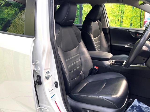 ＲＡＶ４ Ｇ　Ｚパッケージ　禁煙車　純正９型ナビ　衝突軽減装置　レーダークルーズ　ブラインドスポットモニター　合皮シート　デジタルミラー　シートヒーター　バックカメラ　パワーシート　ＥＴＣ２．０　パワーバックドア（8枚目）