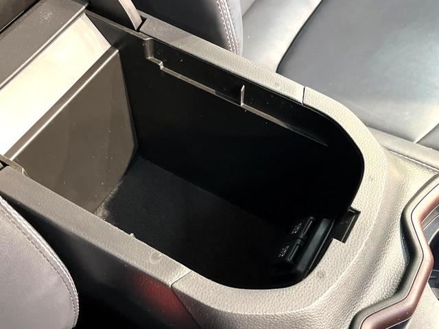 ＲＡＶ４ Ｇ　Ｚパッケージ　禁煙車　純正９型ナビ　衝突軽減装置　レーダークルーズ　ブラインドスポットモニター　合皮シート　デジタルミラー　シートヒーター　バックカメラ　パワーシート　ＥＴＣ２．０　パワーバックドア（69枚目）