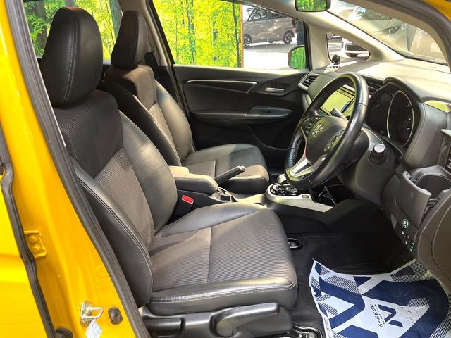 フィットハイブリッド Ｌ　ホンダセンシング　禁煙車　純正ＳＤナビ　バックカメラ　衝突被害軽減システム　ハーフレザーシート　スマートキー　ＬＥＤヘッド　ビルトインＥＴＣ　車線逸脱警報　オートライト　オートエアコン　Ｂｌｕｅｔｏｏｔｈ　ＣＤ（8枚目）