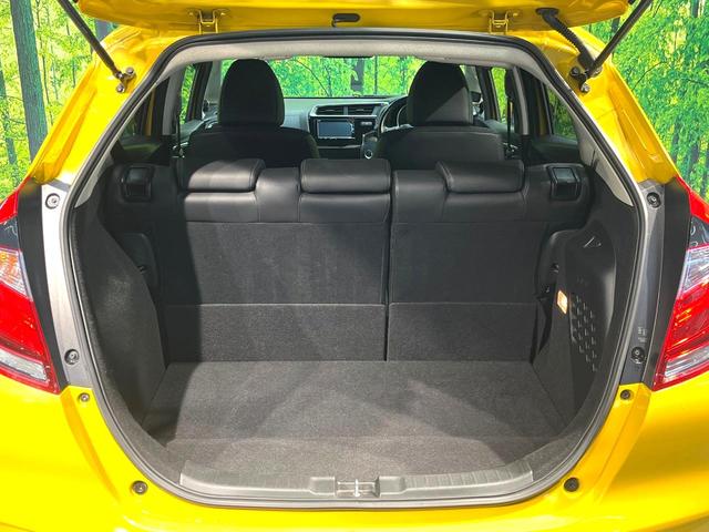 フィットハイブリッド Ｌ　ホンダセンシング　禁煙車　純正ＳＤナビ　バックカメラ　衝突被害軽減システム　ハーフレザーシート　スマートキー　ＬＥＤヘッド　ビルトインＥＴＣ　車線逸脱警報　オートライト　オートエアコン　Ｂｌｕｅｔｏｏｔｈ　ＣＤ（10枚目）