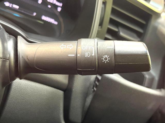 フィットハイブリッド Ｌ　ホンダセンシング　禁煙車　純正ＳＤナビ　バックカメラ　衝突被害軽減システム　ハーフレザーシート　スマートキー　ＬＥＤヘッド　ビルトインＥＴＣ　車線逸脱警報　オートライト　オートエアコン　Ｂｌｕｅｔｏｏｔｈ　ＣＤ（49枚目）