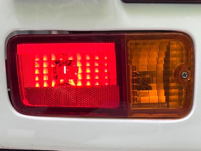 ハイゼットトラック スタンダード　４ＷＤ　ＭＴ車　禁煙車　オーディオ　エアコン　ヘッドライトレベライザー　パワーステアリング　荷台三方開き　サイドバイザー　シガーソケット（33枚目）