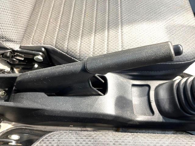 ハイゼットトラック スタンダード　４ＷＤ　ＭＴ車　禁煙車　オーディオ　エアコン　ヘッドライトレベライザー　パワーステアリング　荷台三方開き　サイドバイザー　シガーソケット（36枚目）