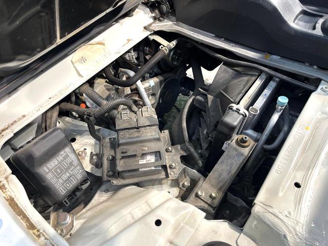 ハイゼットトラック スタンダード　４ＷＤ　ＭＴ車　禁煙車　オーディオ　エアコン　ヘッドライトレベライザー　パワーステアリング　荷台三方開き　サイドバイザー　シガーソケット（45枚目）