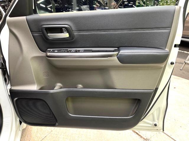 フリードハイブリッド ハイブリッド・ＥＸ　禁煙車　両側電動スライドドア　後席モニター　衝突軽減システム　アダプティブクルーズ　純正９インチナビ　バックカメラ　フルセグ　ＥＴＣ　ｂｌｕｅｔｏｏｔｈ再生　シートヒーター　ＬＥＤヘッド　スマートキー（40枚目）