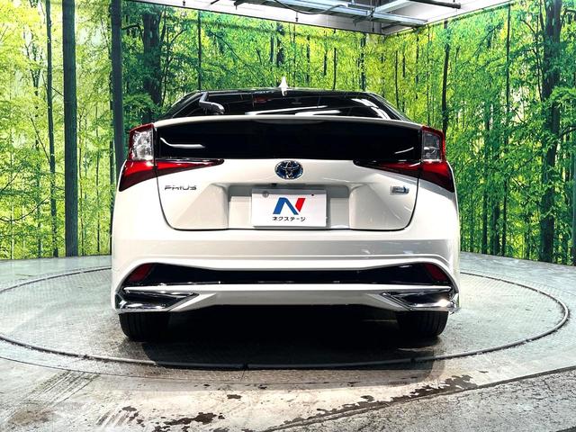 プリウス Ｓツーリングセレクション　禁煙車　モデリスタフルエアロ　純正９インチＳＤナビ　バックカメラ　衝突被害軽減システム　レーダークルーズ　レザーシート　ドラレコ　コーナーセンサー　スマートキー　ビルトインＥＴＣ　純正１７インチアルミ（15枚目）