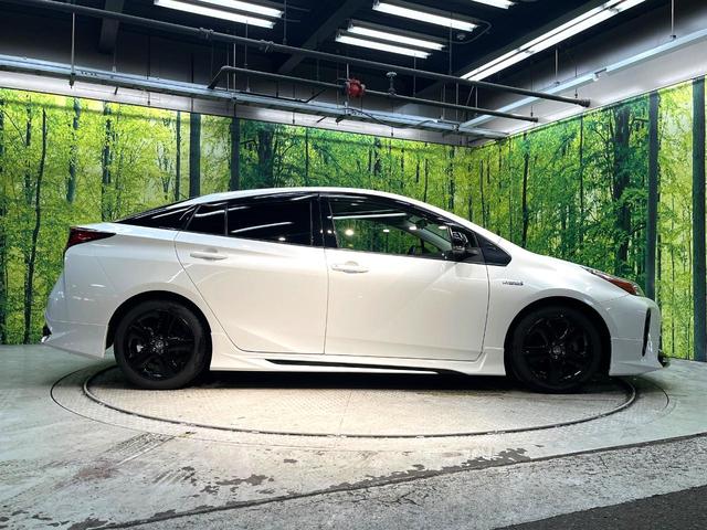 プリウス Ｓツーリングセレクション　禁煙車　モデリスタフルエアロ　純正９インチＳＤナビ　バックカメラ　衝突被害軽減システム　レーダークルーズ　レザーシート　ドラレコ　コーナーセンサー　スマートキー　ビルトインＥＴＣ　純正１７インチアルミ（26枚目）