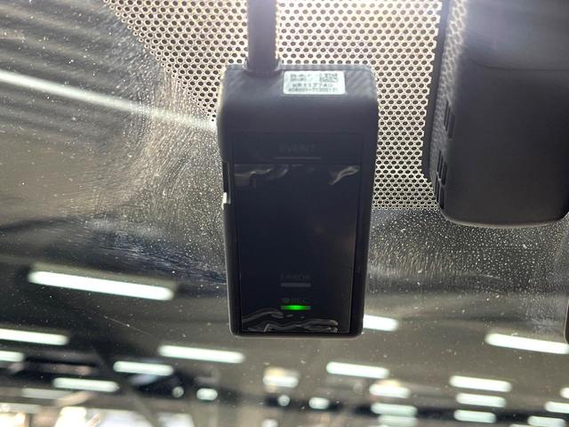 プリウス Ｓツーリングセレクション　禁煙車　モデリスタフルエアロ　純正９インチＳＤナビ　バックカメラ　衝突被害軽減システム　レーダークルーズ　レザーシート　ドラレコ　コーナーセンサー　スマートキー　ビルトインＥＴＣ　純正１７インチアルミ（48枚目）