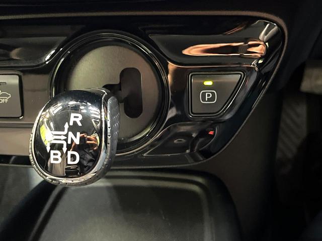 プリウス Ｓツーリングセレクション　禁煙車　モデリスタフルエアロ　純正９インチＳＤナビ　バックカメラ　衝突被害軽減システム　レーダークルーズ　レザーシート　ドラレコ　コーナーセンサー　スマートキー　ビルトインＥＴＣ　純正１７インチアルミ（60枚目）