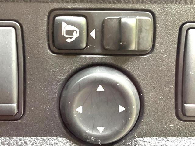 ノート Ｘ　禁煙車　衝突軽減システム　純正ナビ　フルセグ　ｂｌｕｅｔｏｏｔｈ再生　レーンアシスト　クリアランスソナー　スマートキー　盗難防止装置　トラクションコントロール　プライバシーガラス（41枚目）