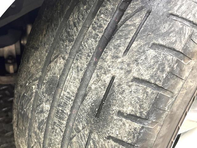 スカイライン ３５０ＧＴ　ハイブリッド　タイプＰ　禁煙車　メーカー純正８型ナビ　全周囲カメラ　衝突被害軽減システム　レーダークルーズ　ドラレコ　ＥＴＣ　Ｂｌｕｅｔｏｏｔｈ　ＬＥＤヘッドライト　シートヒーター　純正１７インチアルミ　オートライト（26枚目）