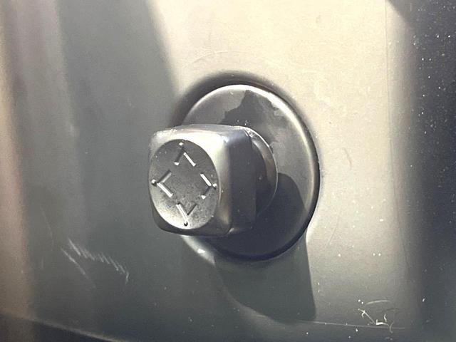 スカイライン ３５０ＧＴ　ハイブリッド　タイプＰ　禁煙車　メーカー純正８型ナビ　全周囲カメラ　衝突被害軽減システム　レーダークルーズ　ドラレコ　ＥＴＣ　Ｂｌｕｅｔｏｏｔｈ　ＬＥＤヘッドライト　シートヒーター　純正１７インチアルミ　オートライト（55枚目）