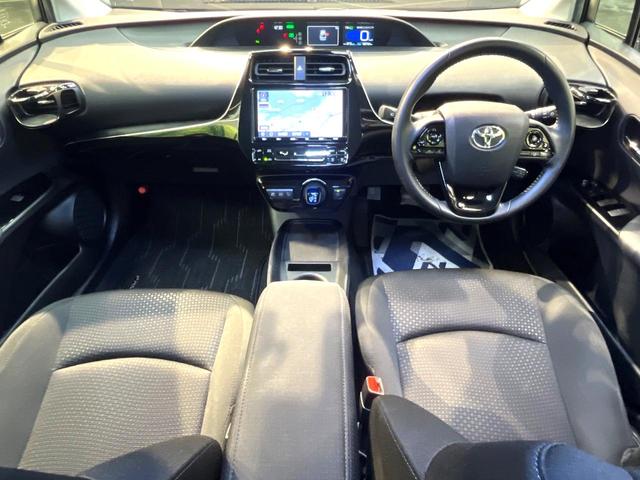 プリウス S 禁煙車 純正9インナビ プリクラッシュセーフティ レーダークルーズ バックカメラ ドラレコ スマートキー LEDヘッドETC 純正15インチアルミホイールCD DVD再生 盗難防止装置(2枚目)