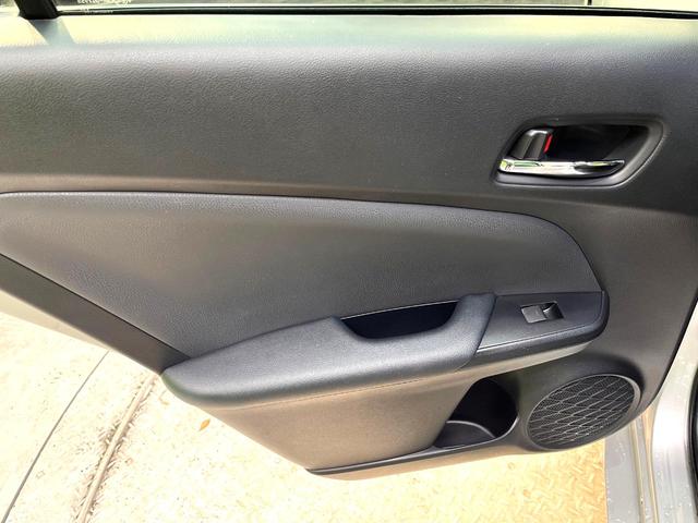 プリウス S 禁煙車 純正9インナビ プリクラッシュセーフティ レーダークルーズ バックカメラ ドラレコ スマートキー LEDヘッドETC 純正15インチアルミホイールCD DVD再生 盗難防止装置(39枚目)