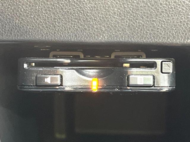 タント カスタムＸ　トップエディションＳＡＩＩ　禁煙車　両側電動スライドドア　フリップダウンモニター　衝突軽減システム　純正８インチナビ　バックカメラ　フルセグ　ＥＴＣ　Ｂｌｕｅｔｏｏｔｈ再生　ハーフレーザーシート　ＬＥＤヘッドライト　ＬＥＤフォグ（7枚目）