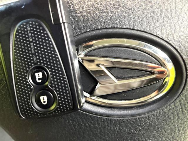 タントエグゼ カスタムＲＳ　ターボ　禁煙車　スマートキー　ＨＩＤヘッド　ＥＴＣ　純正１５インチアルミ　オートエアコン　フォグランプ　オーディオ　ＣＤ再生　革巻きステアリング　電動格納ドアミラー　サイドバイザー　ＡＵＸ（3枚目）