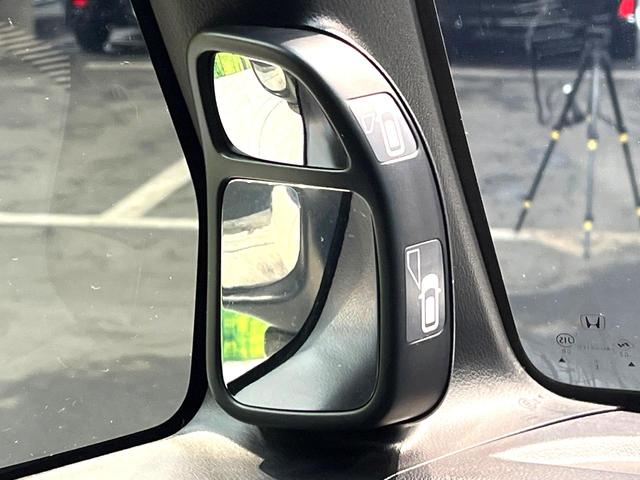 N-BOXカスタム G ターボSSブラックスタイルパッケージ 禁煙車 ターボ 両側電動ドア 純正SDナビ バックカメラ 衝突被害軽減システム ETC ドラレコ スマートキー HIDヘッド クルコン 純正15インチアルミホイール オートライト オートエアコン(63枚目)