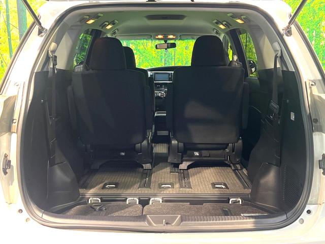 ���i�̂���������ʋ΁A���}���ɏ\���ȉ׎��X�y�[�X���m�ۂ��Ă���܂��B�Z�J���h�V�[�g��|���ƁA�傫�ȉו��̐ύڂ��\�ł���