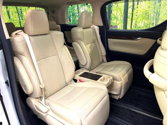 アルファード ２．５Ｇ　サンルーフ　両側電動ドア　アルパイン８型ＳＤナビ　後席モニター　バックカメラ　衝突被害軽減システム　レーダークルーズ　禁煙車　前席シートエアコン　コーナーセンサー　スマートキー　ＬＥＤヘッド（9枚目）