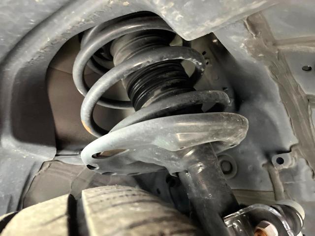 アルファード ２．５Ｇ　サンルーフ　両側電動ドア　アルパイン８型ＳＤナビ　後席モニター　バックカメラ　衝突被害軽減システム　レーダークルーズ　禁煙車　前席シートエアコン　コーナーセンサー　スマートキー　ＬＥＤヘッド（34枚目）