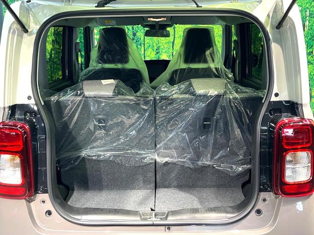 ���i�̂���������ʋ΁A���}���ɏ\���ȉ׎��X�y�[�X���m�ۂ��Ă���܂��B�Z�J���h�V�[�g��|���ƁA�傫�ȉו��̐ύڂ��\�ł���