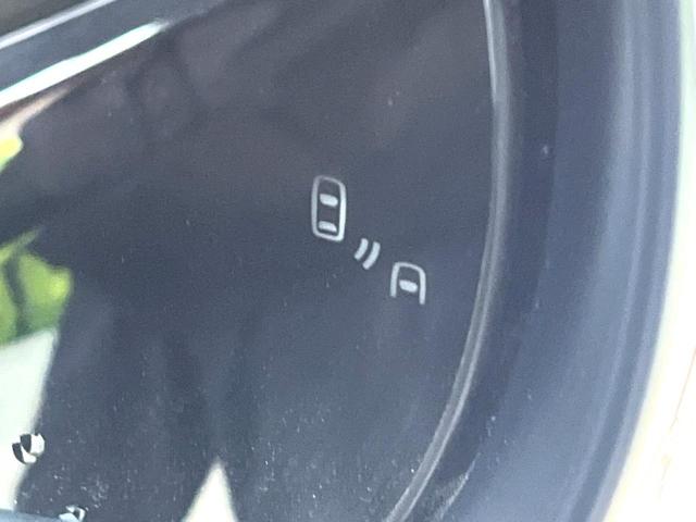 �y�u���C���h�X�|�b�g���j�^�[�z���s���A�h�A�~���[�̎��p�ɂȂ�₷���ӏ��Ɍ㑱�Ԃ��ڋ߂���ƃT�C�h�~���[�t�߂Ɍx����\���A�h���C�o�[�ɒ��ӊ��N�����Ă���܂��B