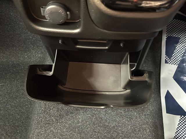 ソリオ ハイブリッドＭＺ　登録済未使用車　セーフティサポート　純正９型メモリーナビ　全周囲カメラ　両側電動ドア　アダプティブクルーズ　ブラインドスポットモニター　ヘッドアップディスプレイ　クリアランスソナー　ＬＥＤヘッド（54枚目）