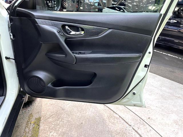 エクストレイル ２０Ｘ　エマージェンシーブレーキパッケージ　純正ナビ　全周囲カメラ　エマージェンシーブレーキ　禁煙車　スマートキー　ＥＴＣ　クルコン　シートヒーター　純正１７インチアルミ　防水シート　Ｂｌｕｅｔｏｏｔｈ　ＣＤ／ＤＶＤ再生　フルセグ　オートライト（53枚目）